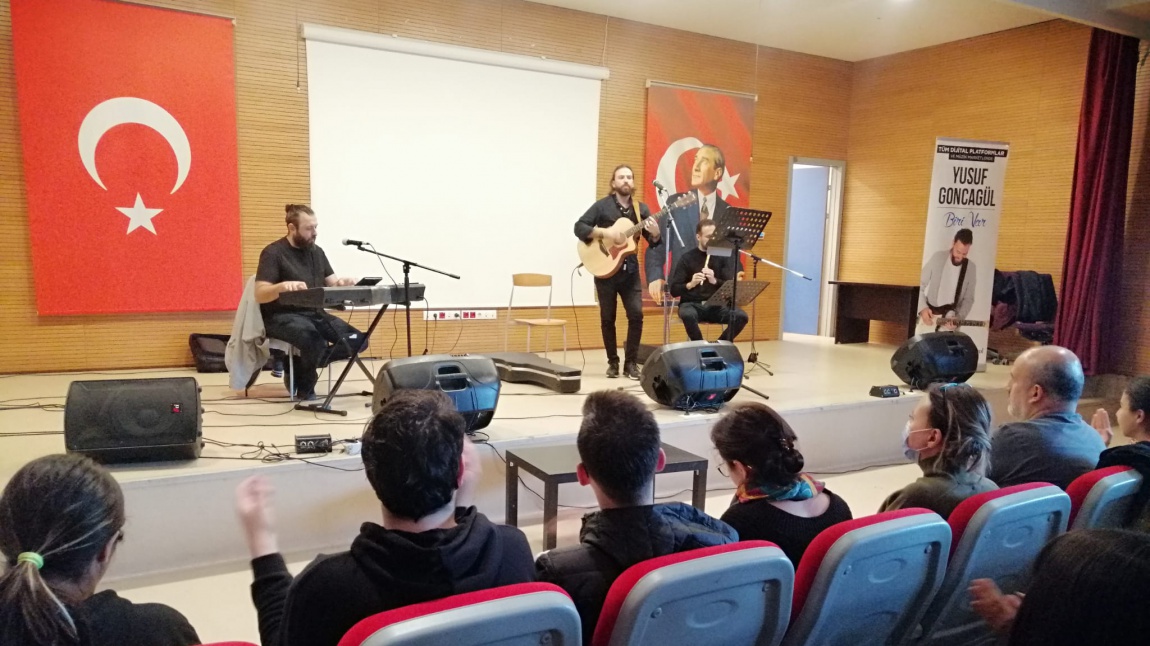 Akademi Ümraniye Kültür Sanat Buluşmaları Yusuf Goncagül Gençlik Konserinden Kareler